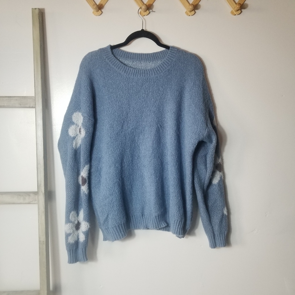 BLUE FLORAL WOMEN'S SWEATER SIZE XL